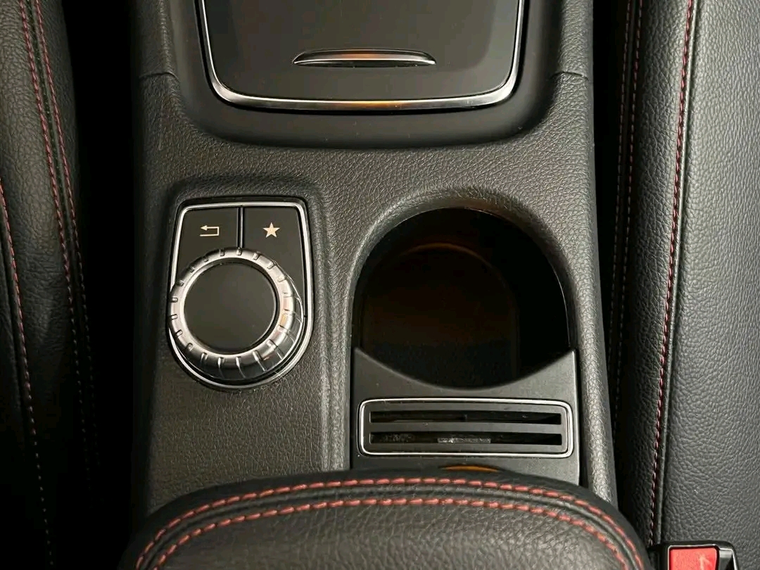 Mercedes-Benz CLA 180 AMG