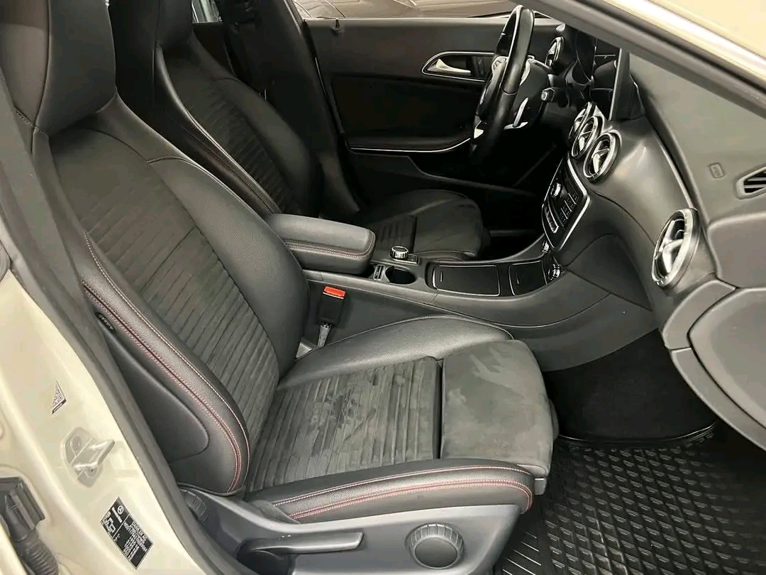 Mercedes-Benz CLA 180 AMG