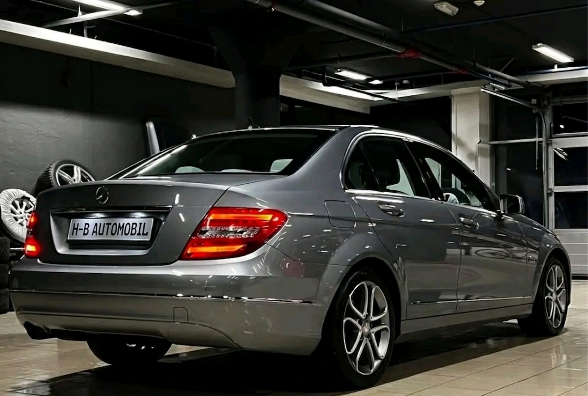 Mercedes-Benz C180