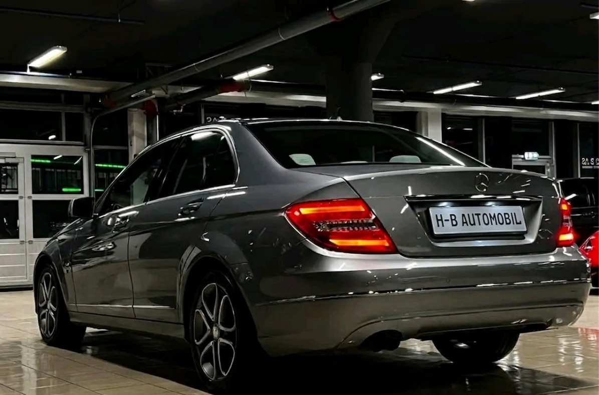 Mercedes-Benz C180