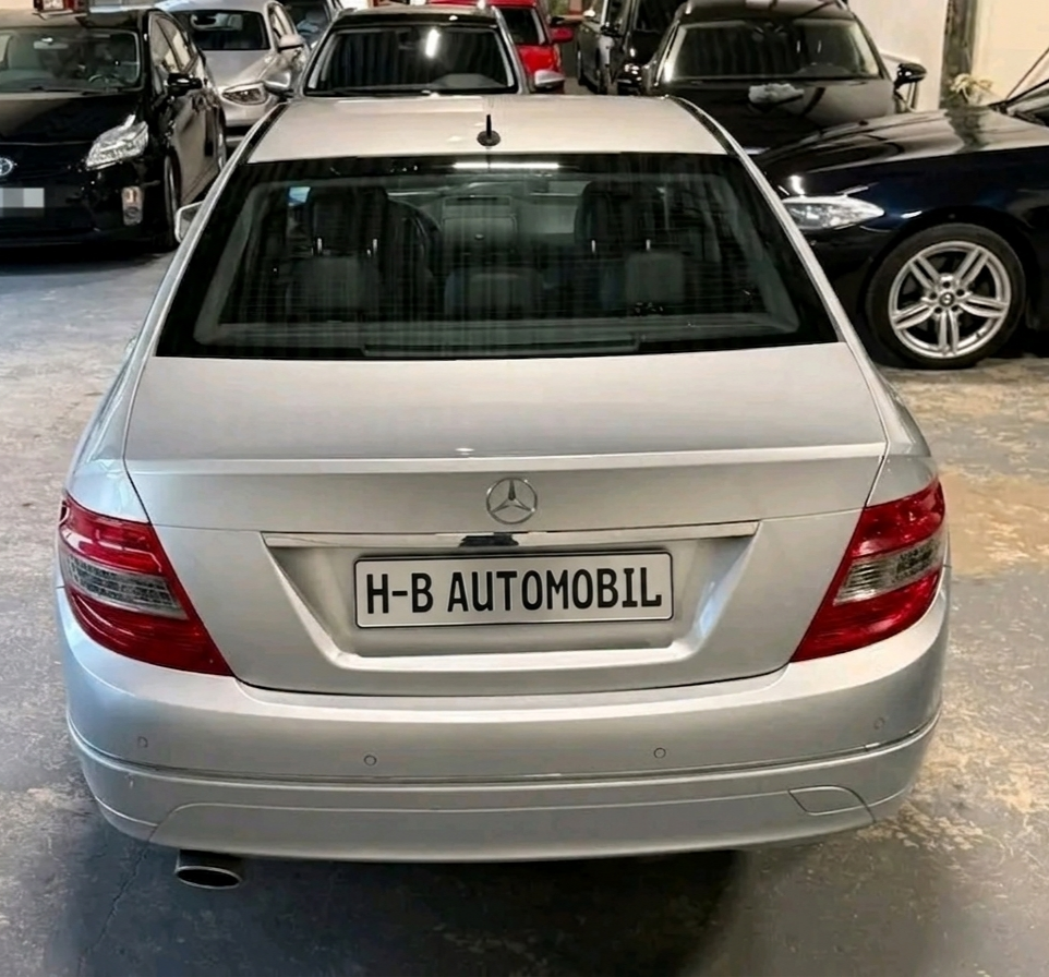 Mercedes-Benz C220