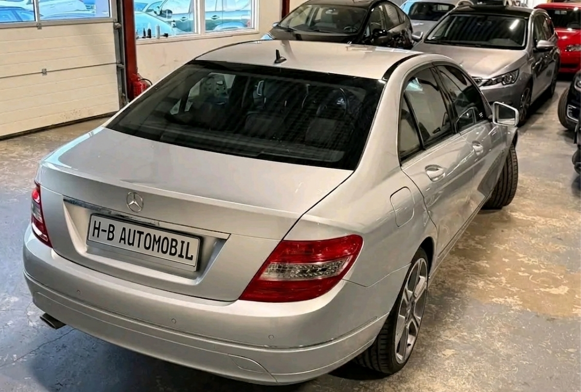 Mercedes-Benz C220