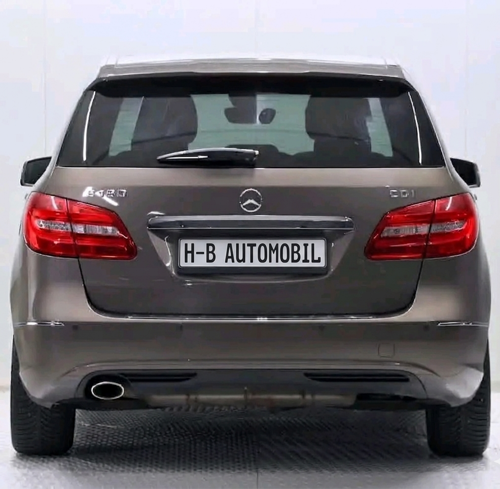 Mercedes-Benz B180