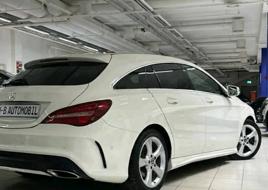 Mercedes-Benz CLA 180 AMG
