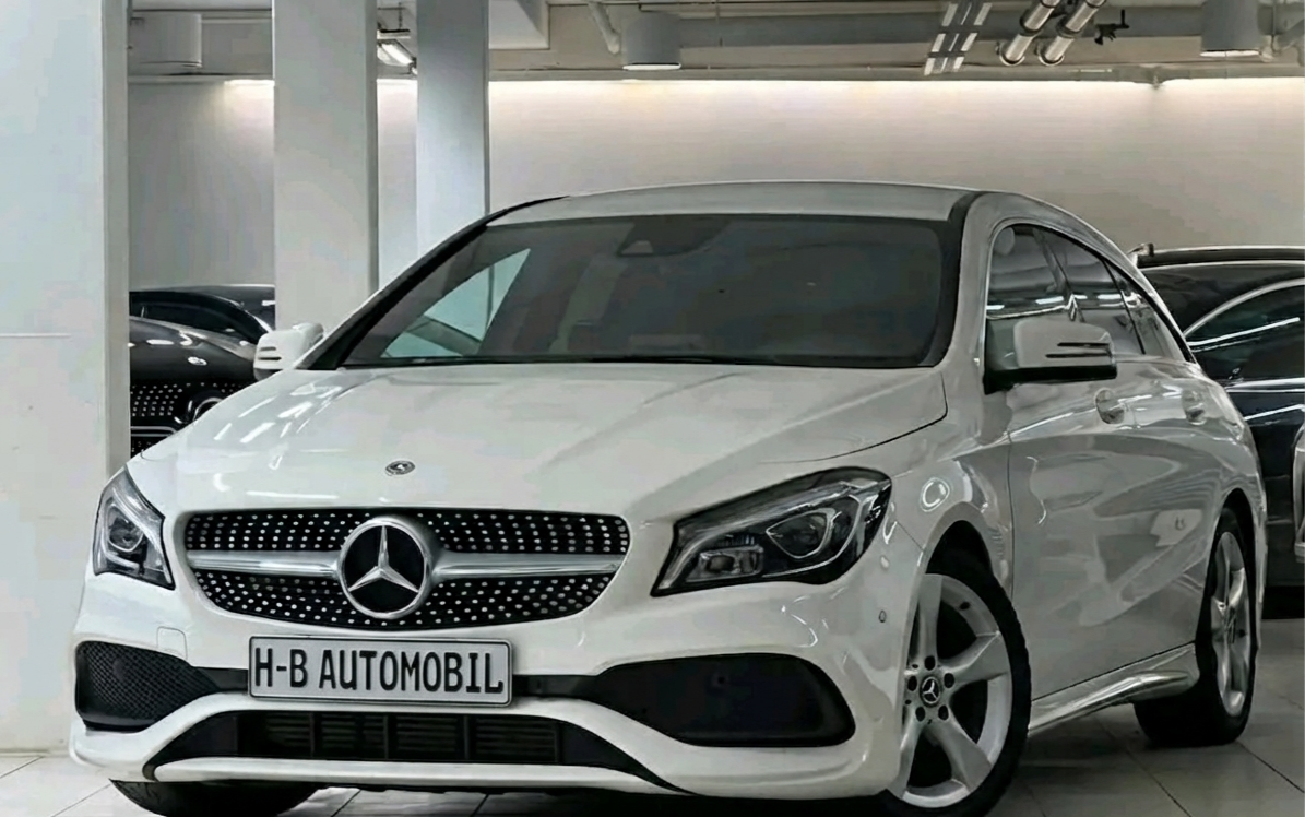 Mercedes-Benz CLA 180 AMG