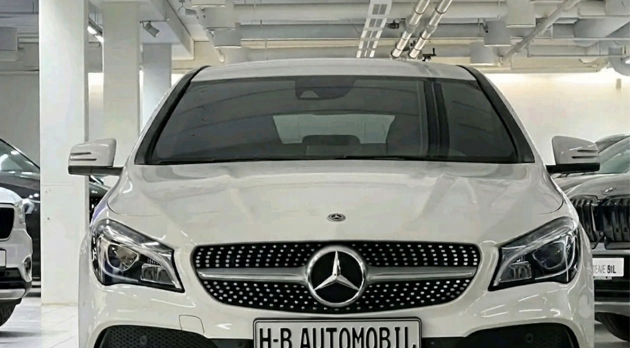Mercedes-Benz CLA 180 AMG