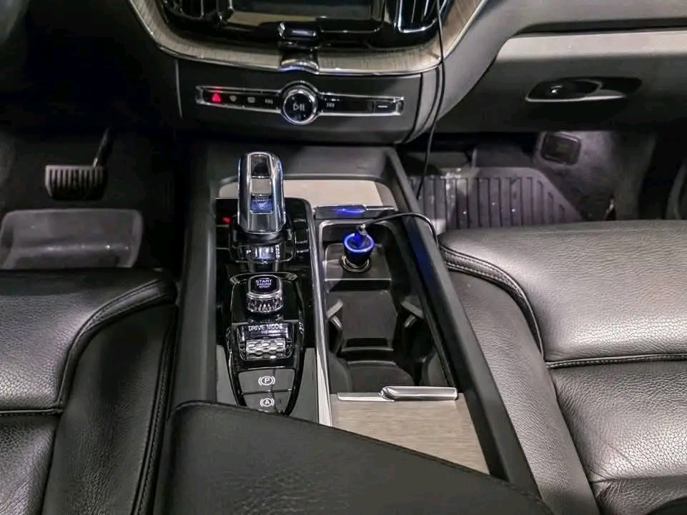 Volvo XC60 T8