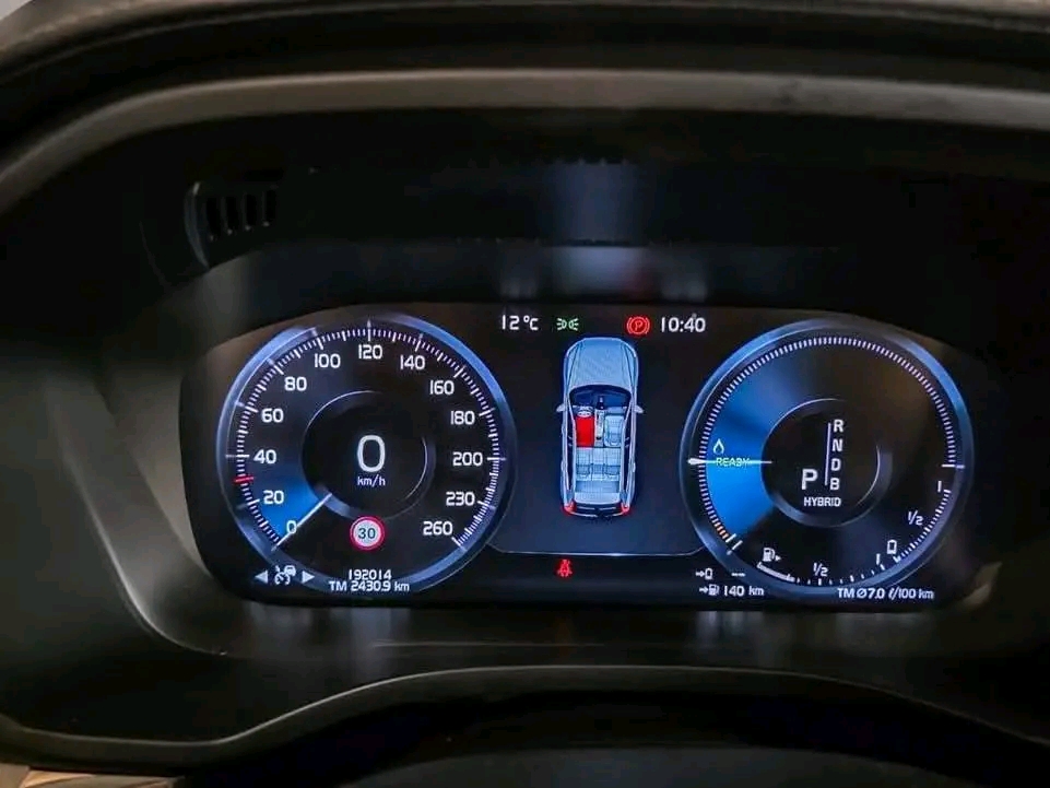 Volvo XC60 T8