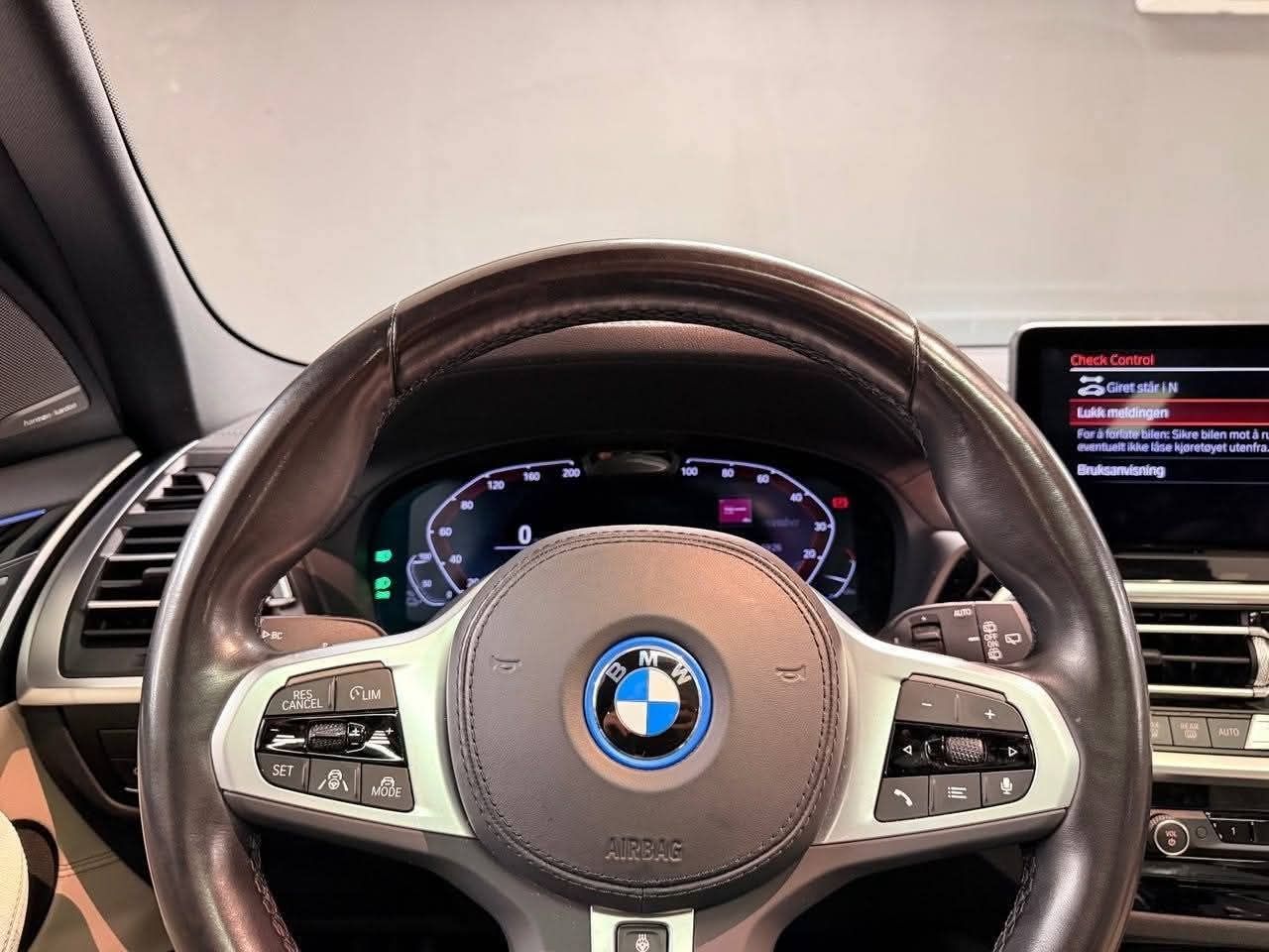 BMW iX3