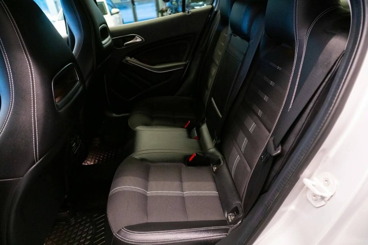 Mercedes-Benz GLA 180