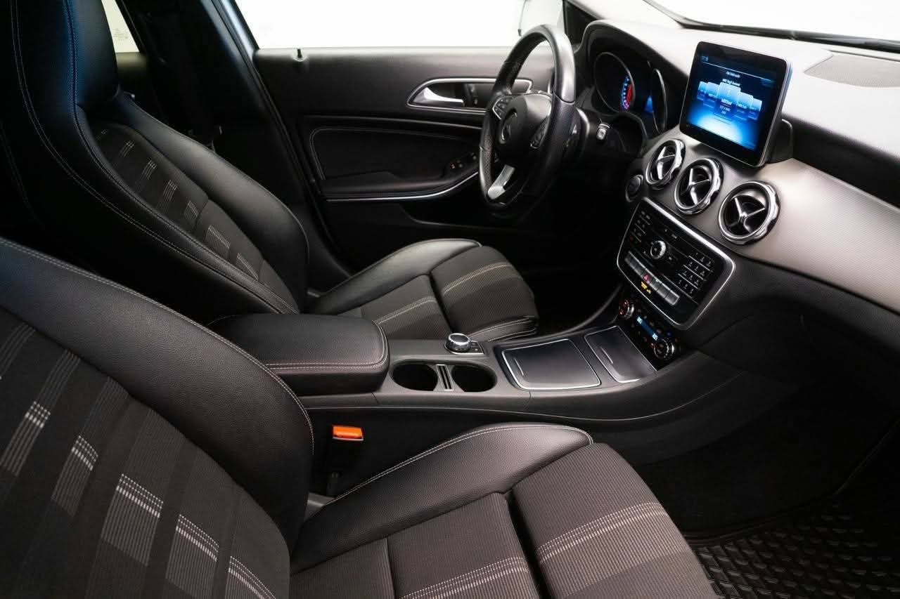 Mercedes-Benz GLA 180