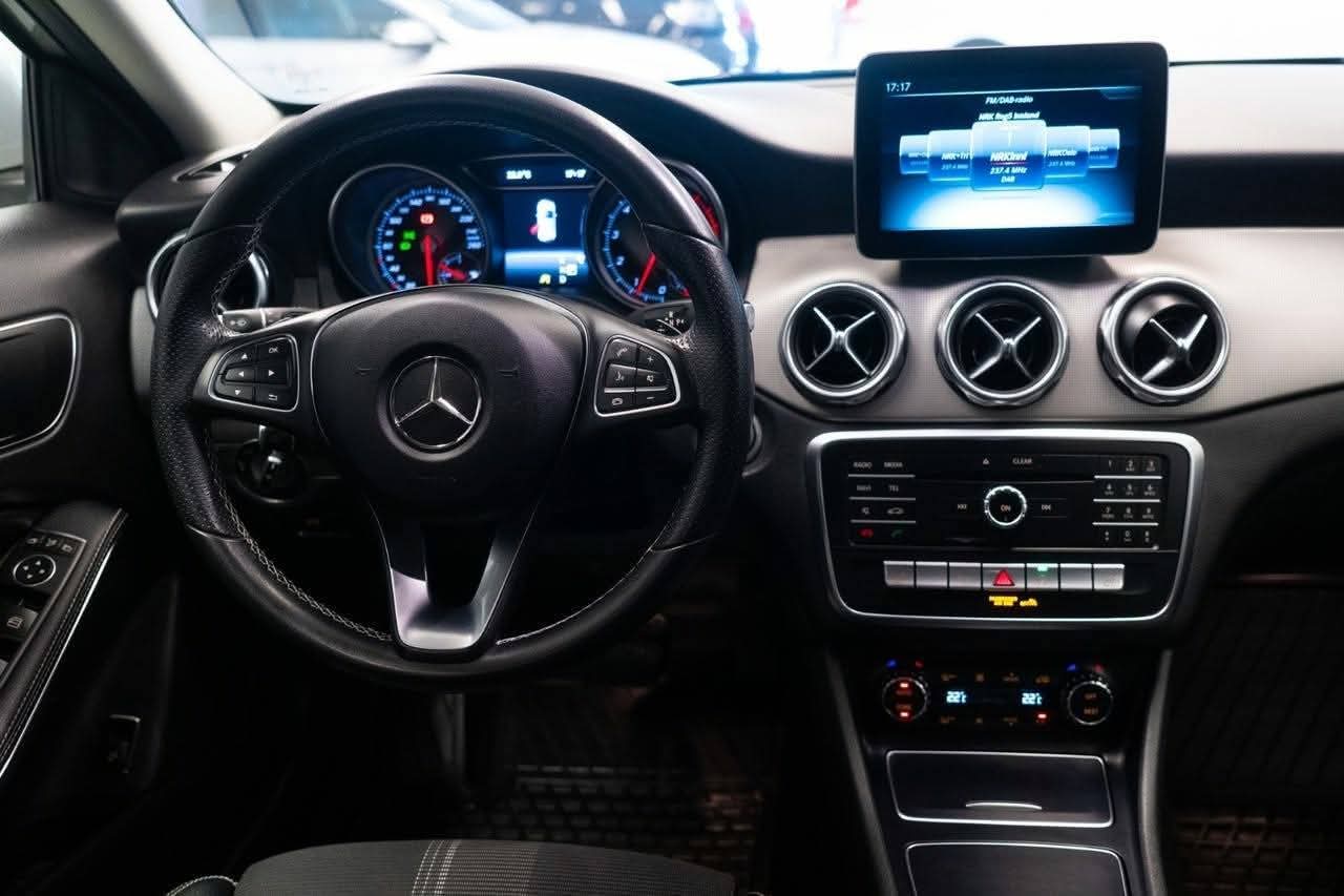 Mercedes-Benz GLA 180