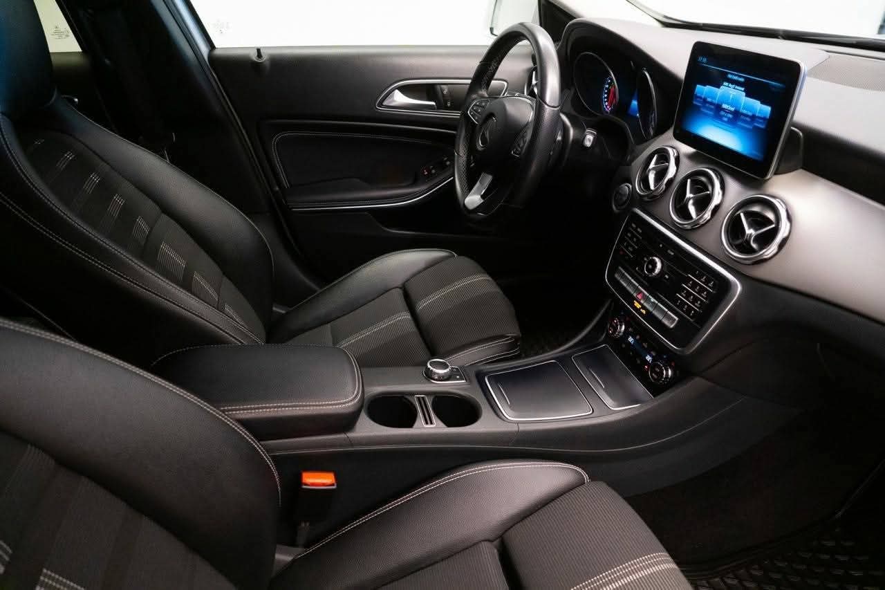 Mercedes-Benz GLA 180