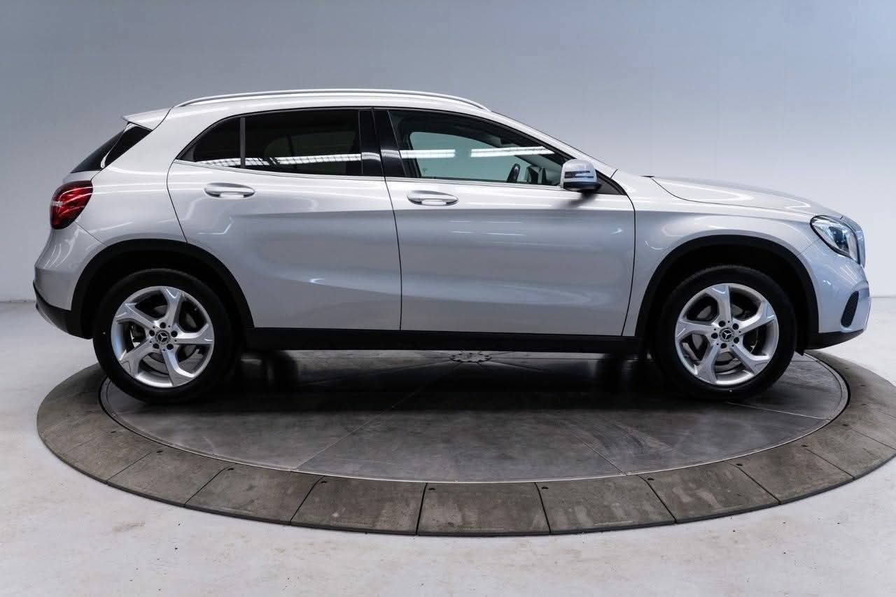 Mercedes-Benz GLA 180